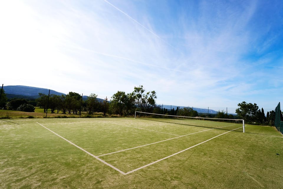 Appartement T2 magnifique vue sur golf avec climatisation avec piscine Apartment in L'Isle-sur-la-Sorgue