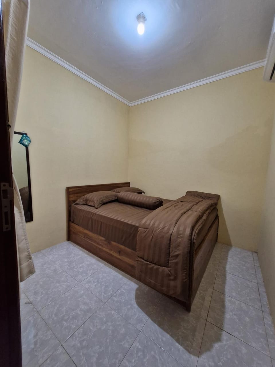 Bed, Bedroom, air conditioner
