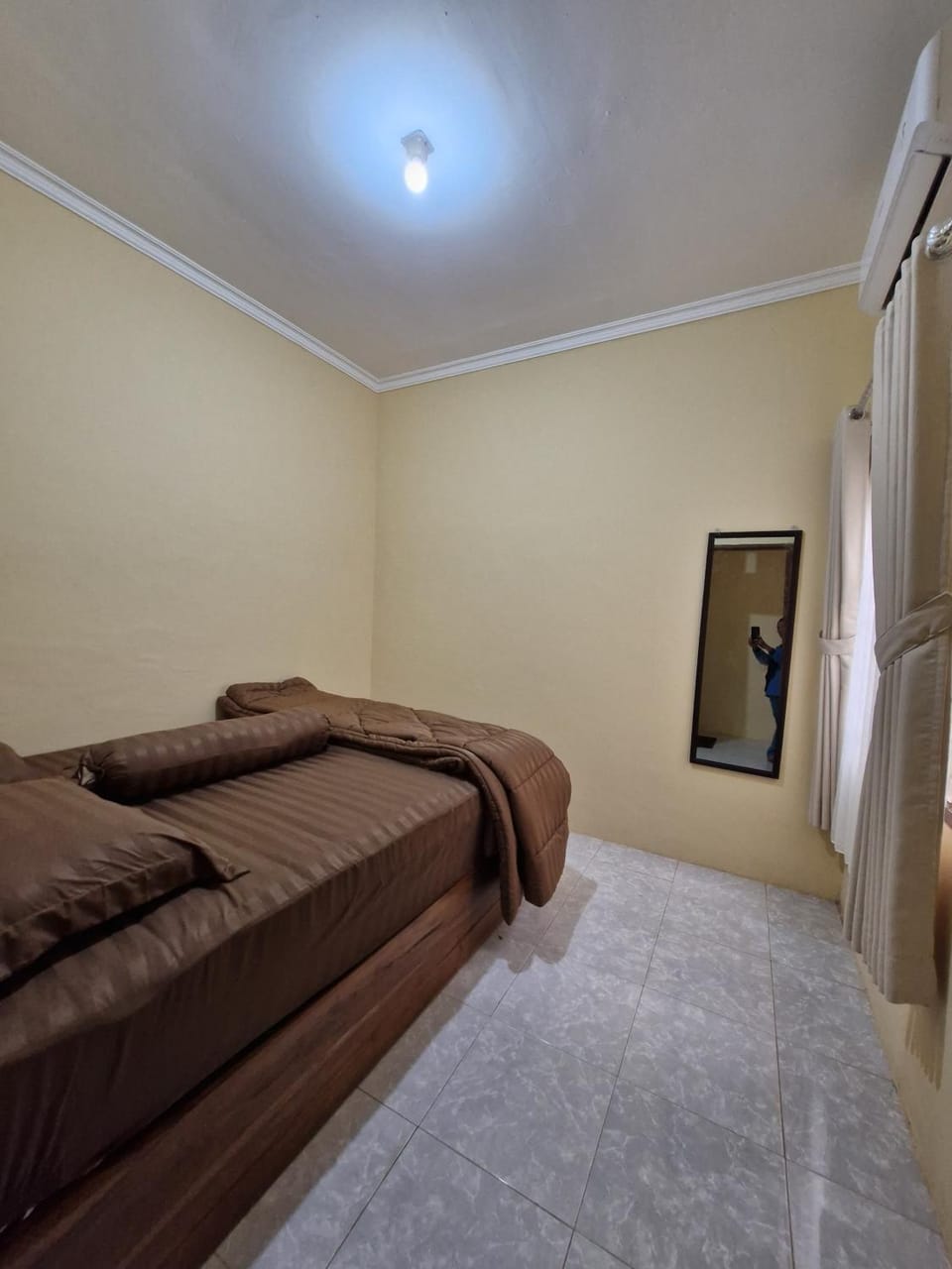 Bed, Bedroom, air conditioner