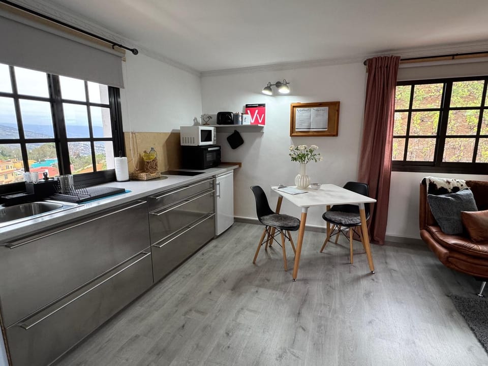 Dining area, Landmark view, Mountain view, kitchen