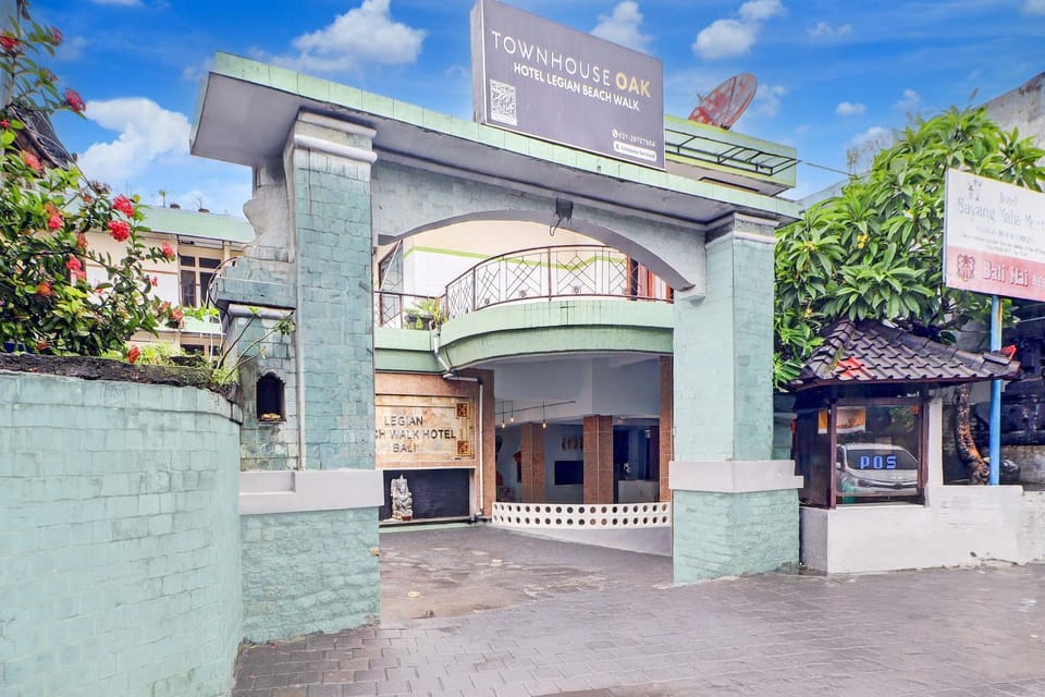 Facade/entrance