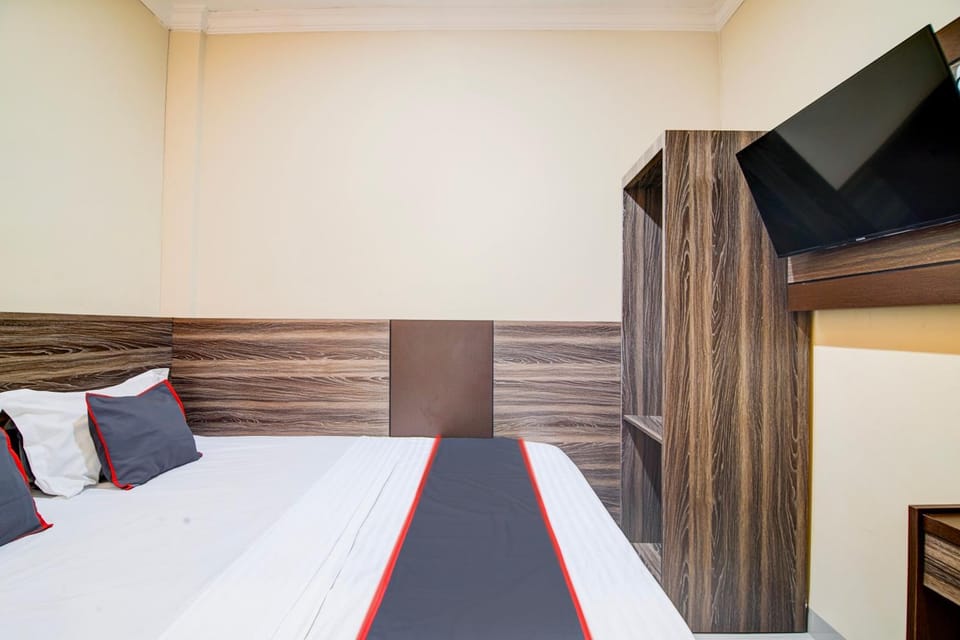 Bed, TV and multimedia