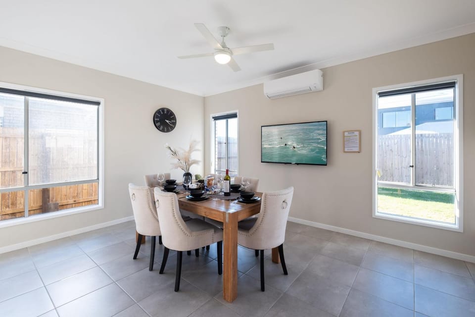 Dining area, air conditioner