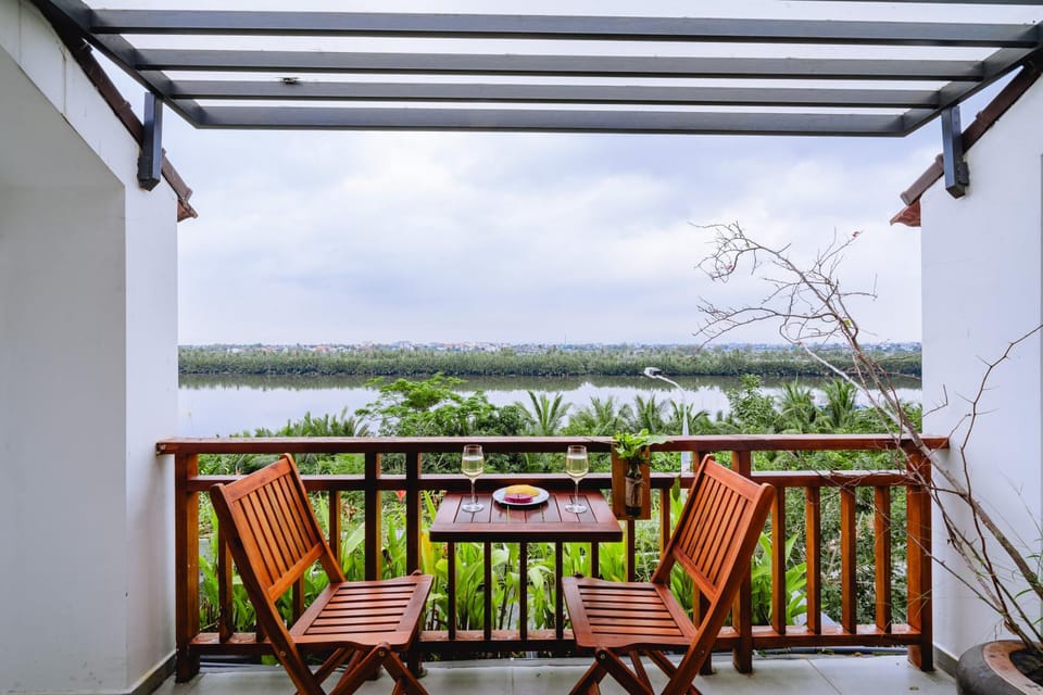 Natural landscape, View (from property/room), Balcony/Terrace, River view