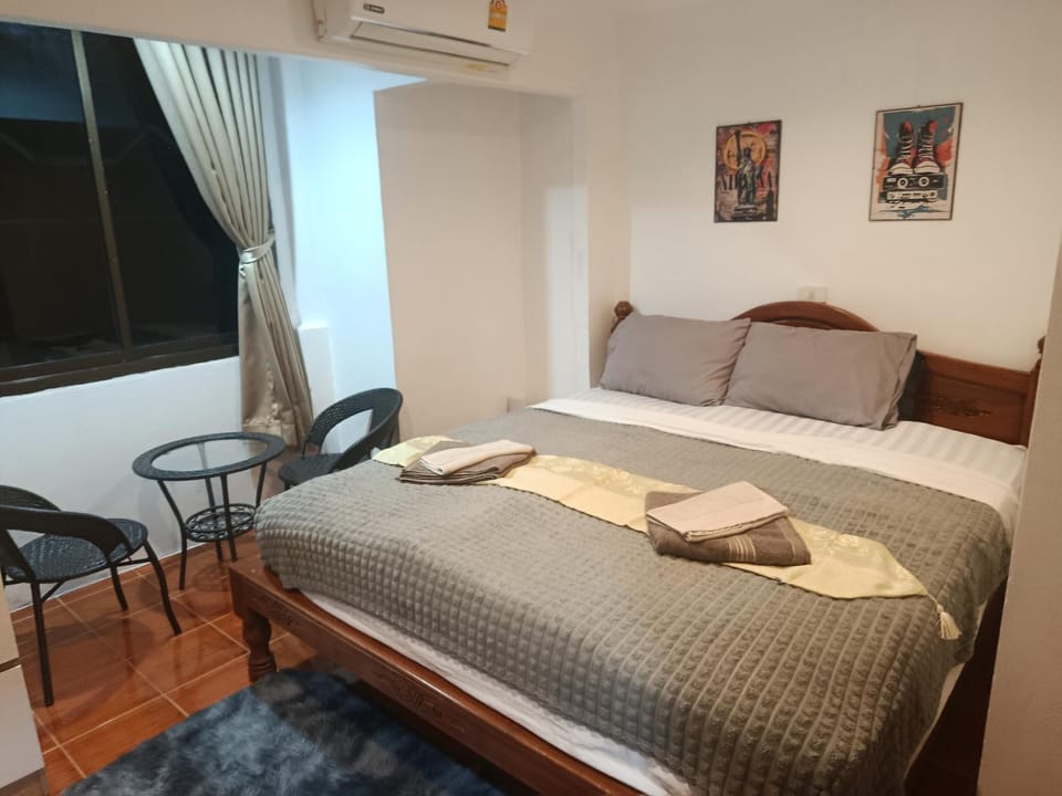 Bed, Photo of the whole room