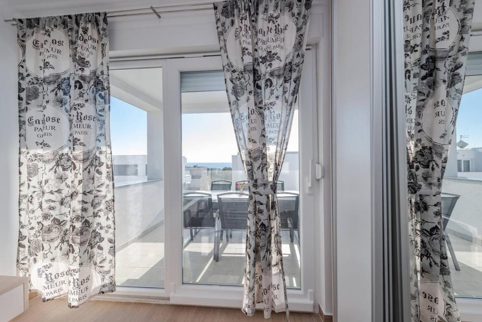 Jozy 1 sea view modern apartment Apartment in Novalja