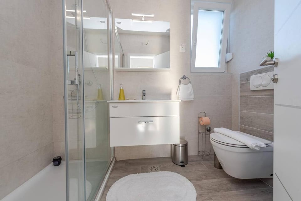 Jozy 1 sea view modern apartment Apartment in Novalja