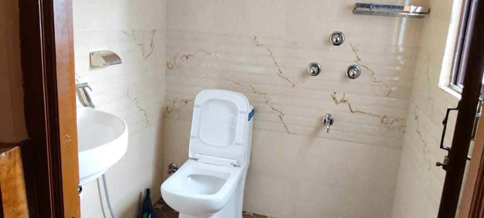 Toilet, Bathroom