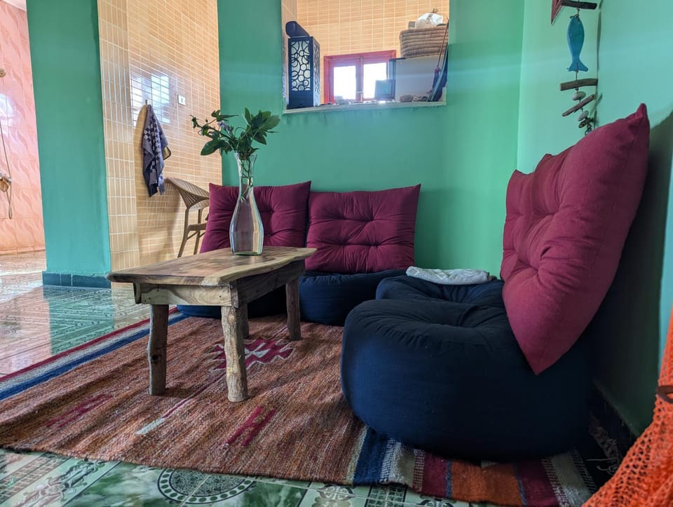 Living room, Seating area