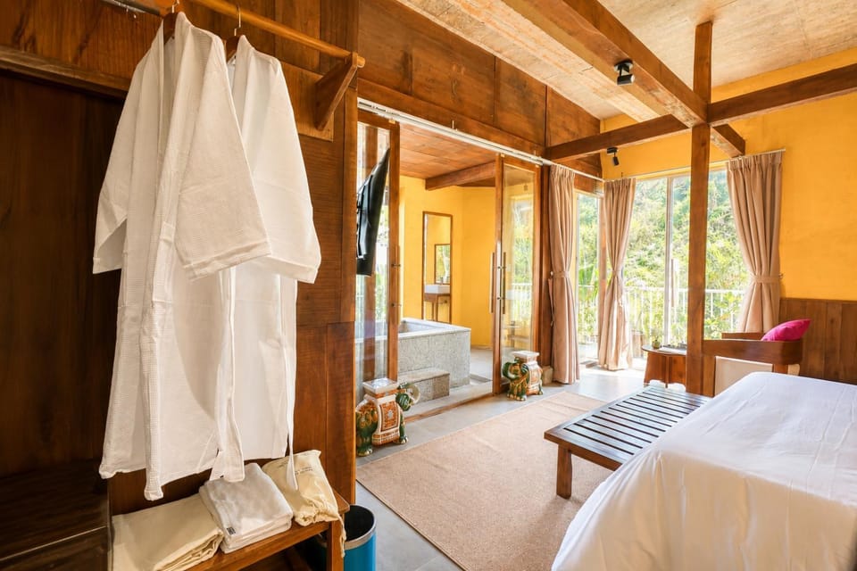 towels, wardrobe