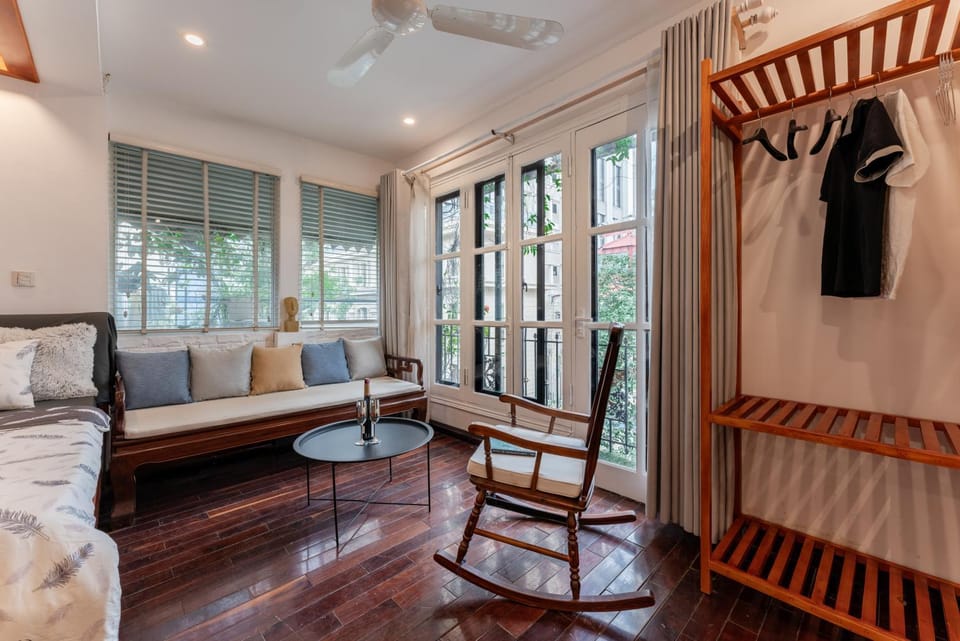 Antique Studio 4 - HV4 Apartment in Hanoi