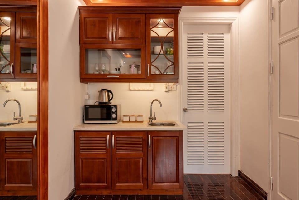 Antique Studio 4 - HV4 Apartment in Hanoi
