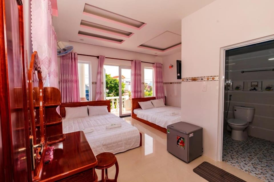 Toilet, Bed