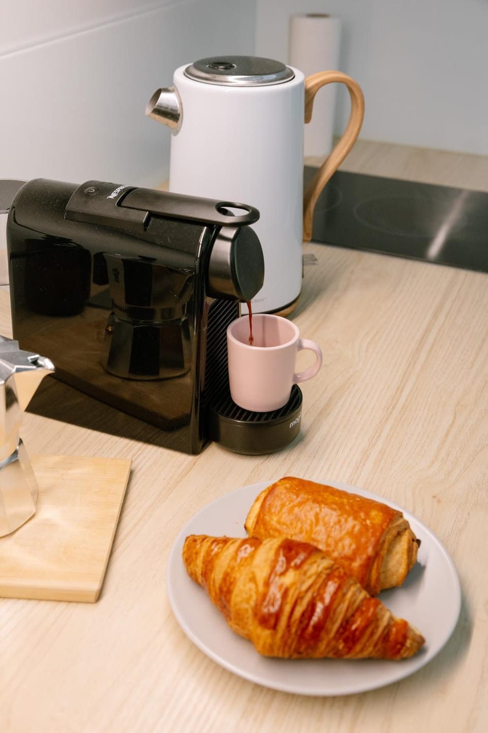 Coffee/tea facilities, Breakfast