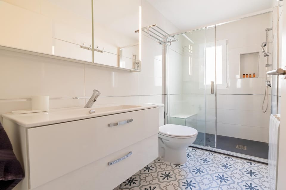 Shower, Bathroom