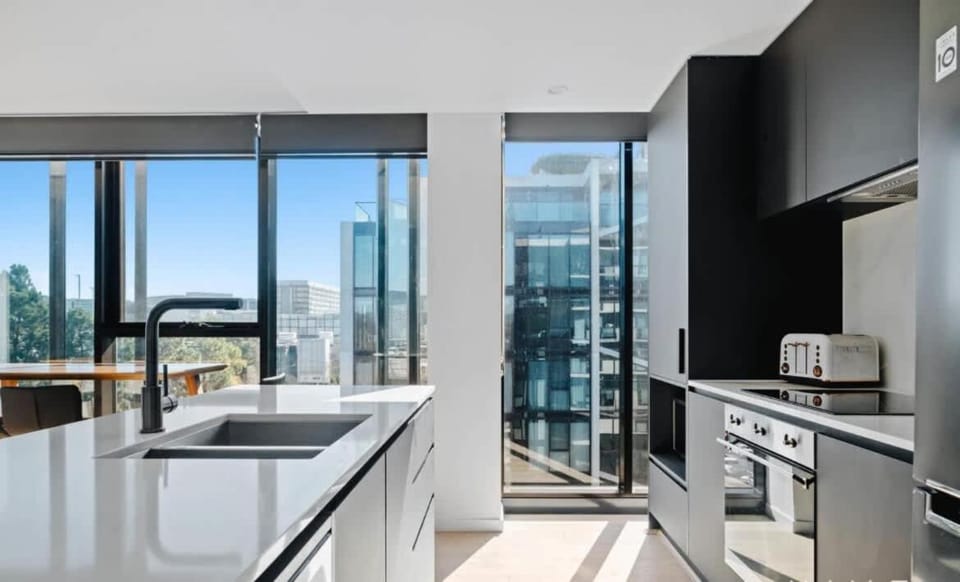 City-Views-Stylish-2bed2bath Apartment in Canberra