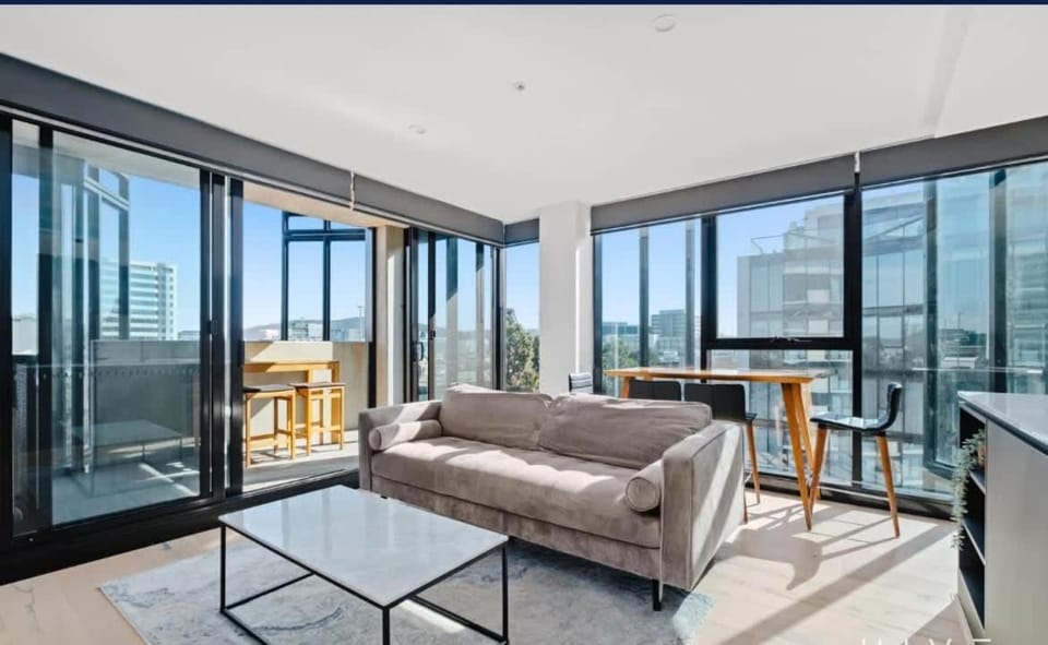 City-Views-Stylish-2bed2bath Apartment in Canberra