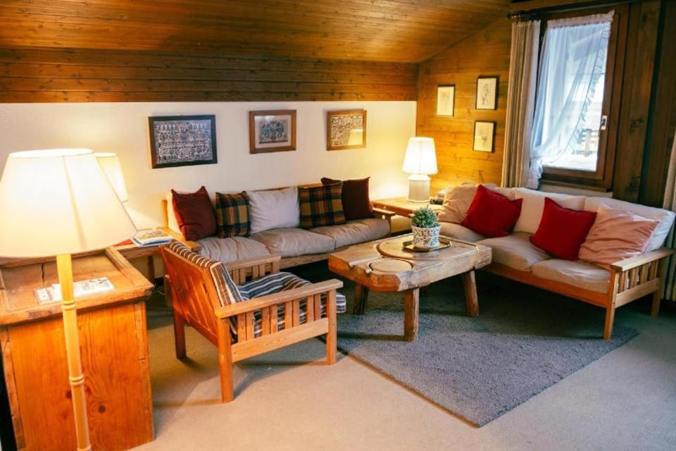 Charming Apartment with Alpine Ambiance Apartment in Saanen