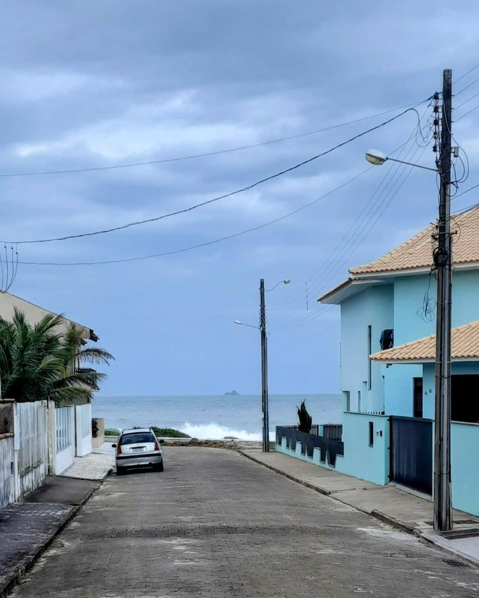 Dormindo com barulho do mar House in Penha
