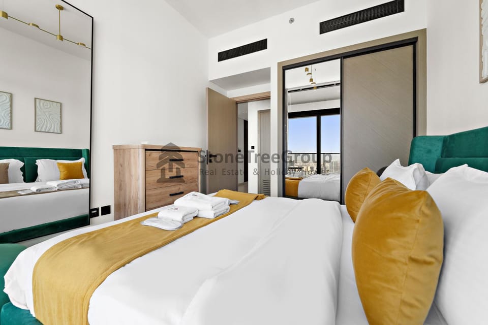 High-Floor and Spacious 1BR at Binghatti Emerald Apartment in Dubai