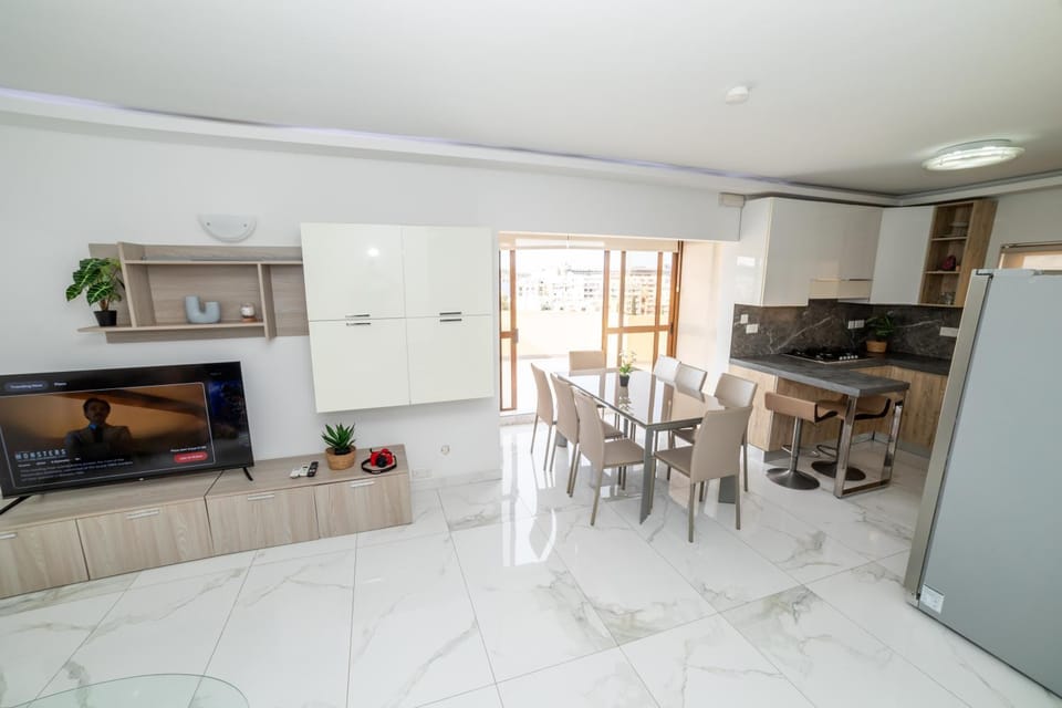 Peaceful Penthouse 3 bed with views - by HostMT Apartment in Saint Paul's Bay