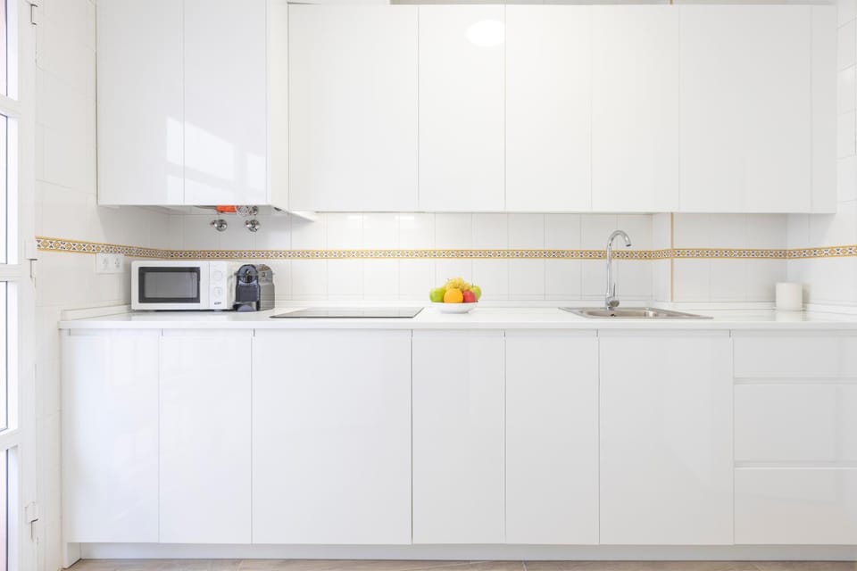 Coffee/tea facilities, Kitchen or kitchenette, stove, toaster