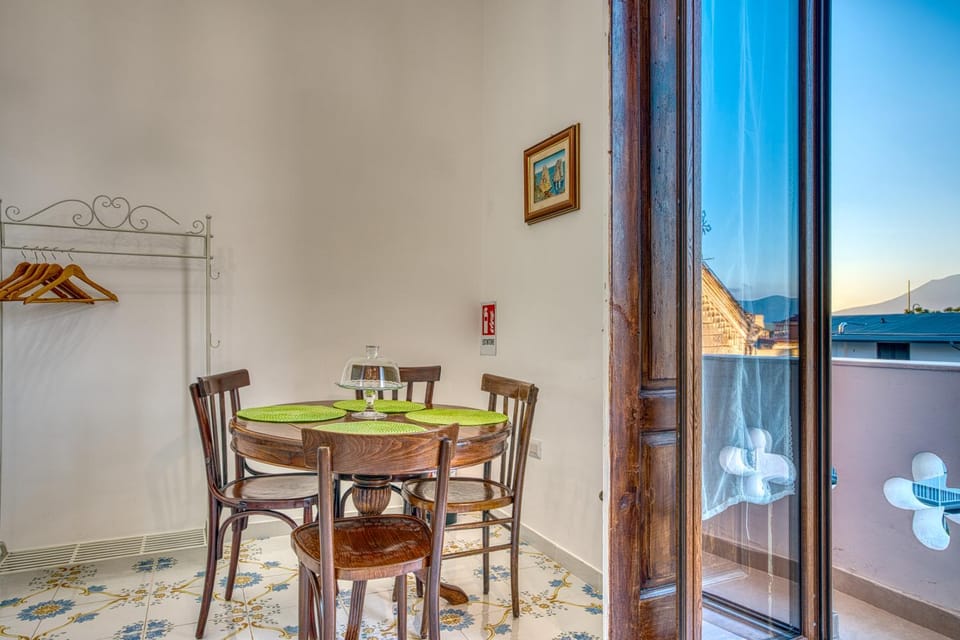 Lumina Two Suites in Historic Villa near Pompeii Apartment in Campania