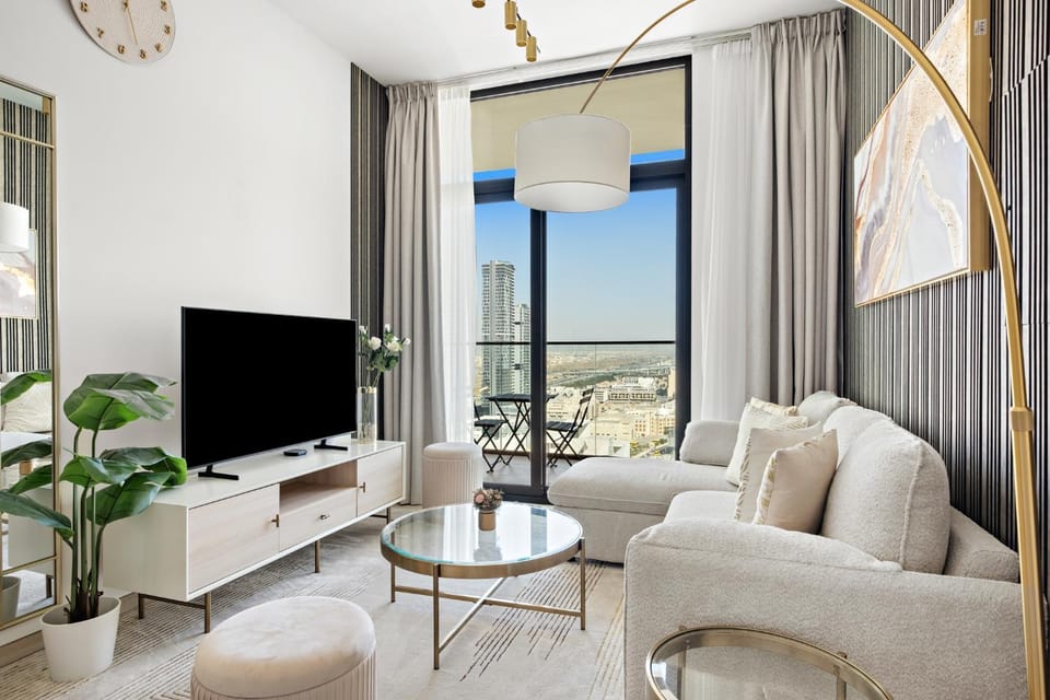 Modern and High Floor 1BR at Binghatti Emerald Apartment in Dubai