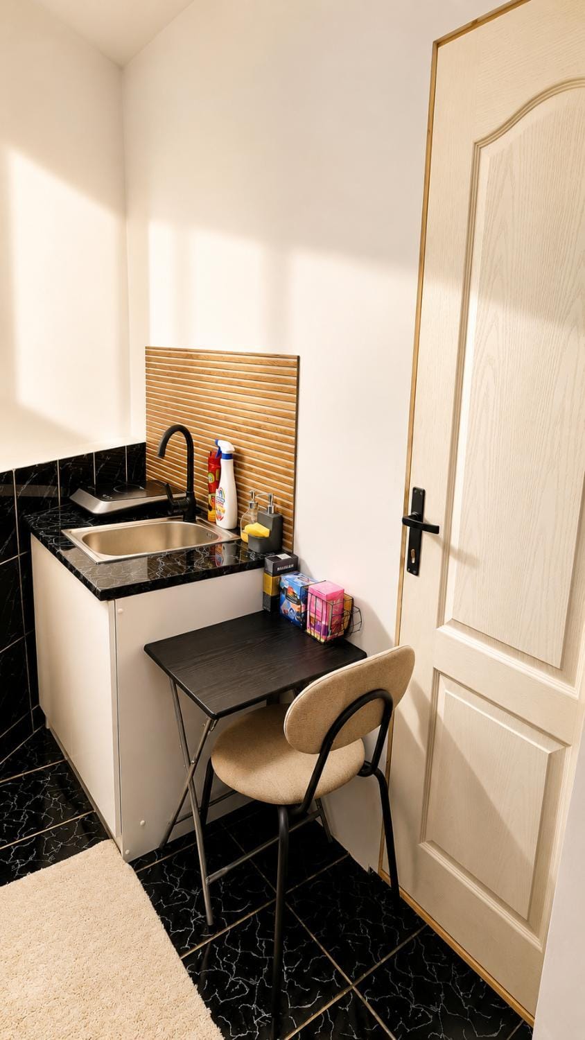 Kitchen or kitchenette