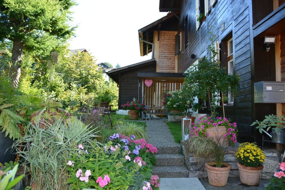 Property building, Facade/entrance, Spring, Summer, Garden