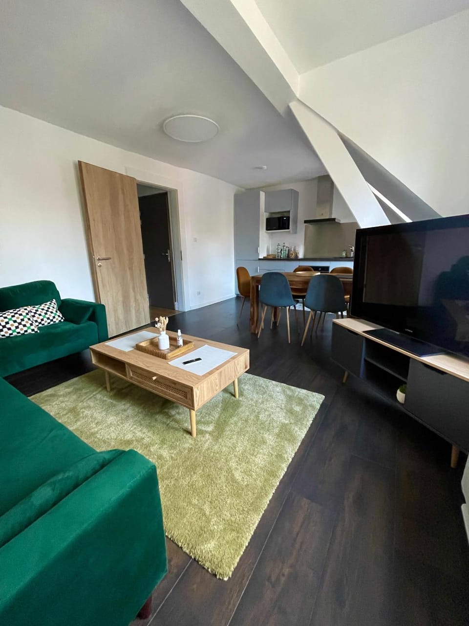 Communal lounge/ TV room, TV and multimedia, Living room