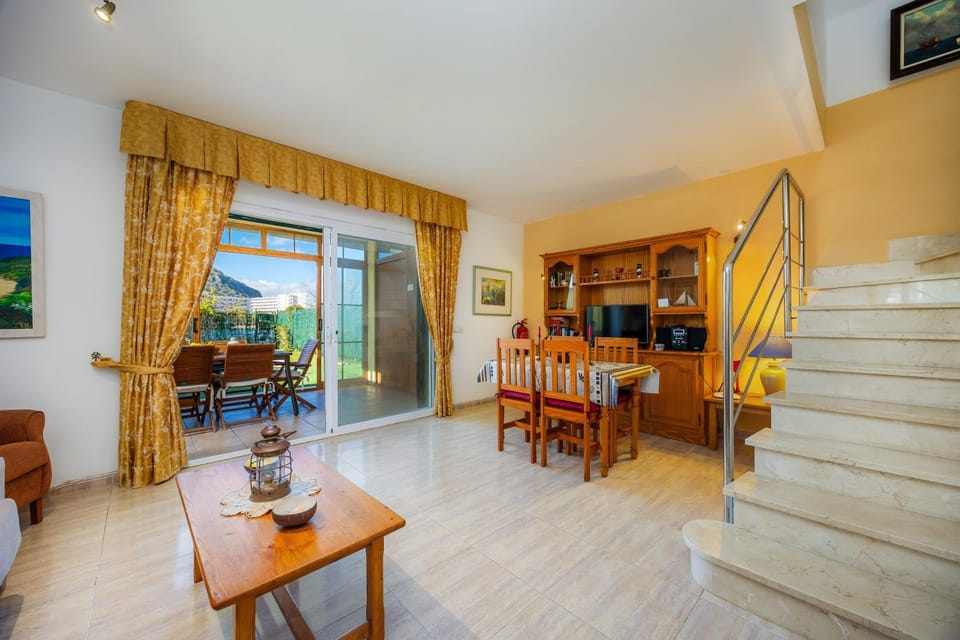 Property building, Living room