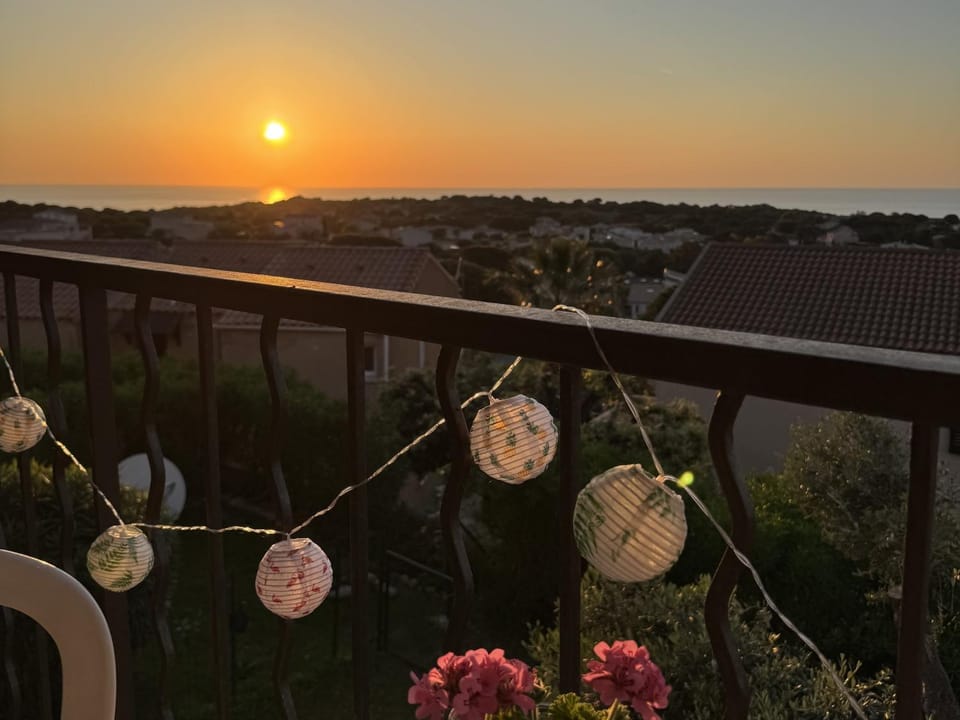 Natural landscape, View (from property/room), Sea view, Sunset