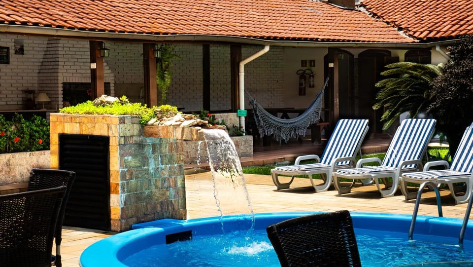 Property building, Day, Garden, Pool view, Swimming pool, sunbed