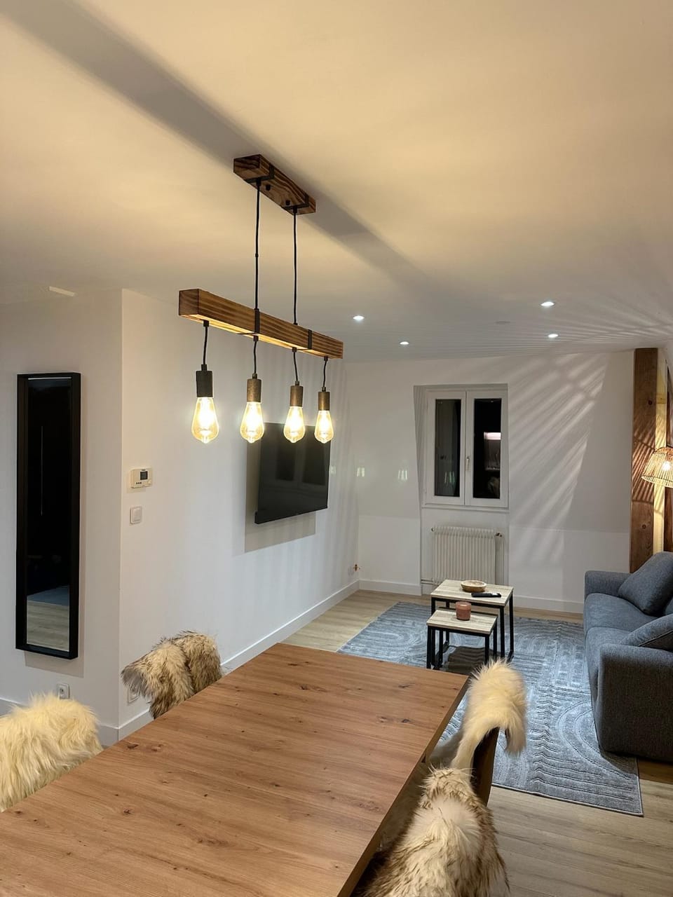Living room, Seating area, Dining area