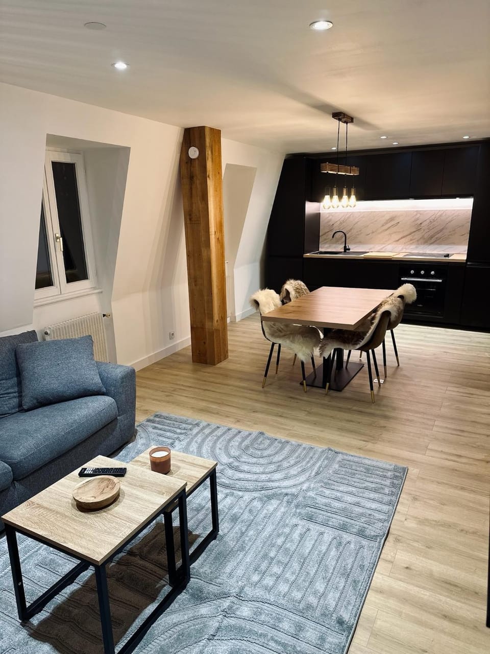 Kitchen or kitchenette, Living room, Dining area