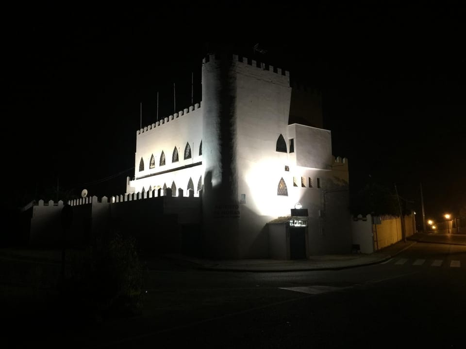 El Castillo Bed and Breakfast in Costa de la Luz