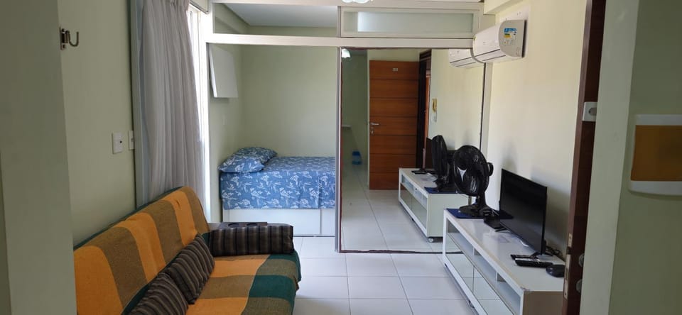 TV and multimedia, Photo of the whole room, air conditioner