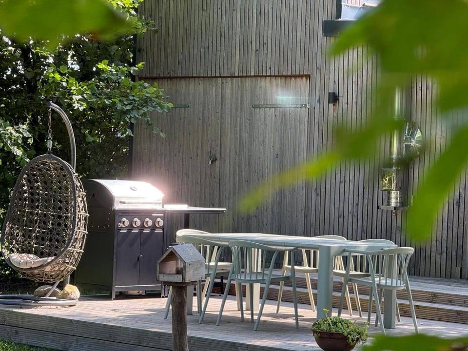 Garden, Dining area