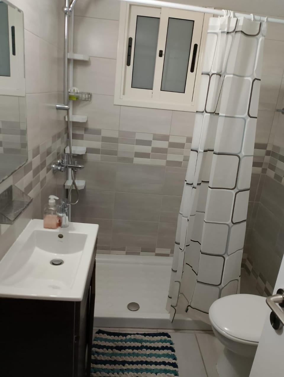Two bedroom holidays apartment, walking distance to the beach and Harbour Apartment in Paphos