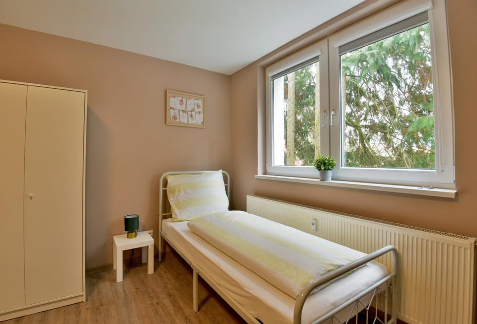 Bed, Bedroom, wardrobe