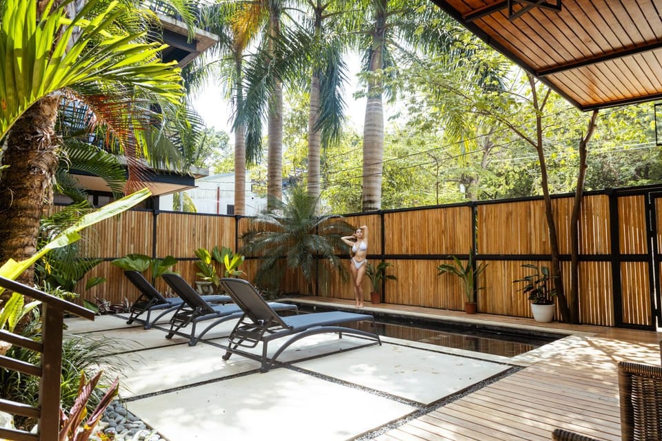 Patio, Spring, Garden, View (from property/room), Balcony/Terrace, Garden view, Swimming pool, sunbed
