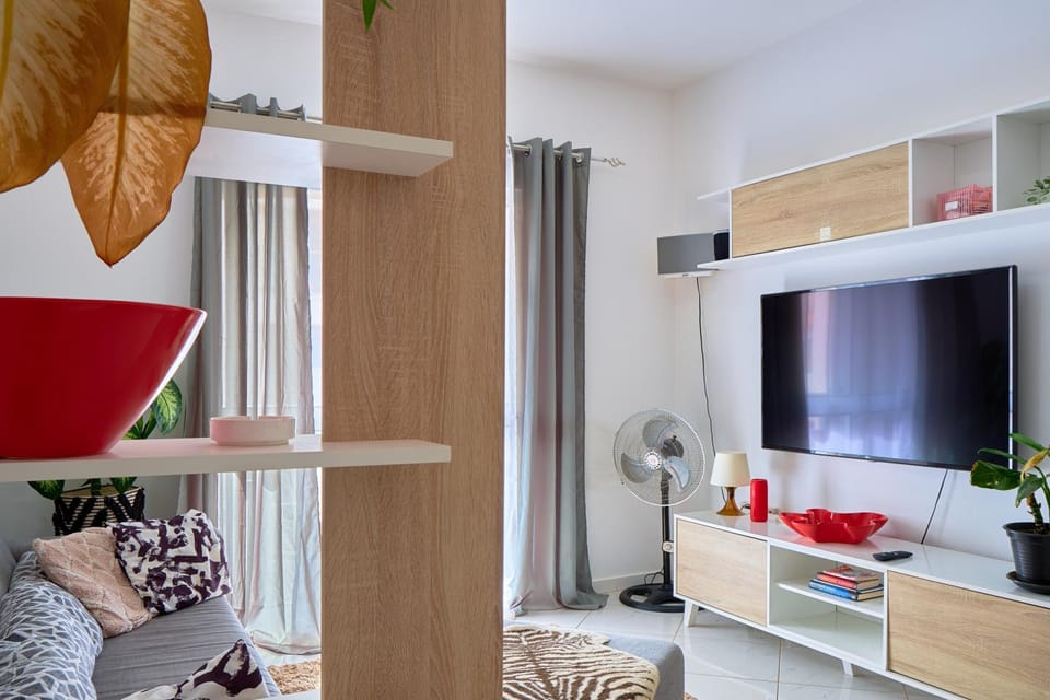 TV and multimedia, Living room, Evening entertainment