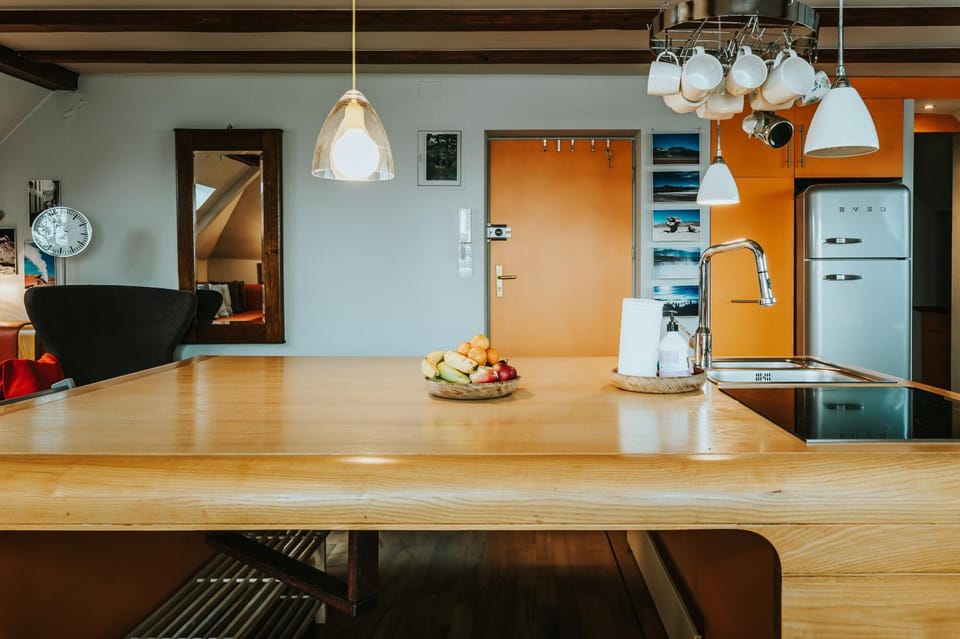Kitchen or kitchenette, Food, oven, pet friendly, stove