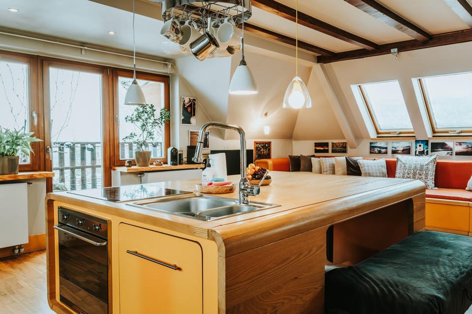 Kitchen or kitchenette, Living room, Seating area, Dining area, pet friendly