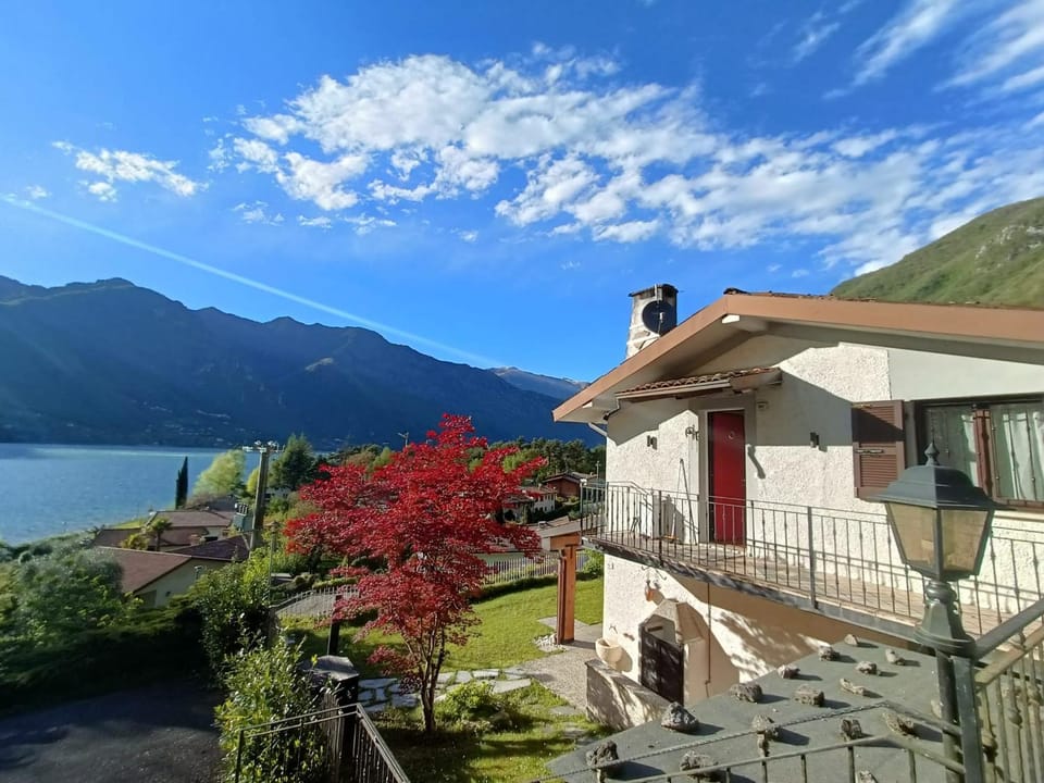 Property building, Nearby landmark, Spring, Day, Natural landscape, View (from property/room), Balcony/Terrace, Lake view, Mountain view