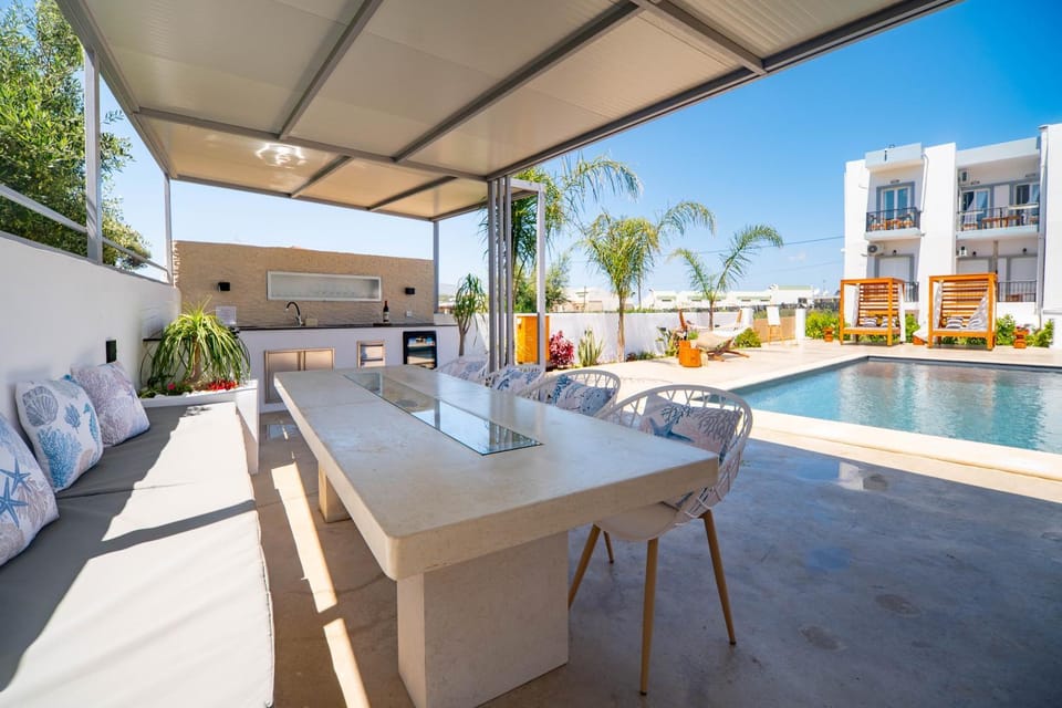 Patio, Pool view, Swimming pool, sunbed
