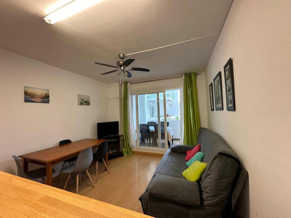 Communal lounge/ TV room, Living room