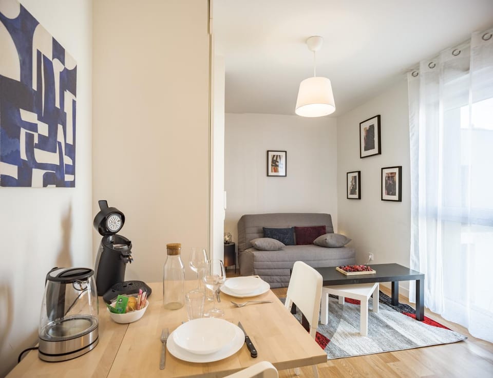 Living room, Dining area