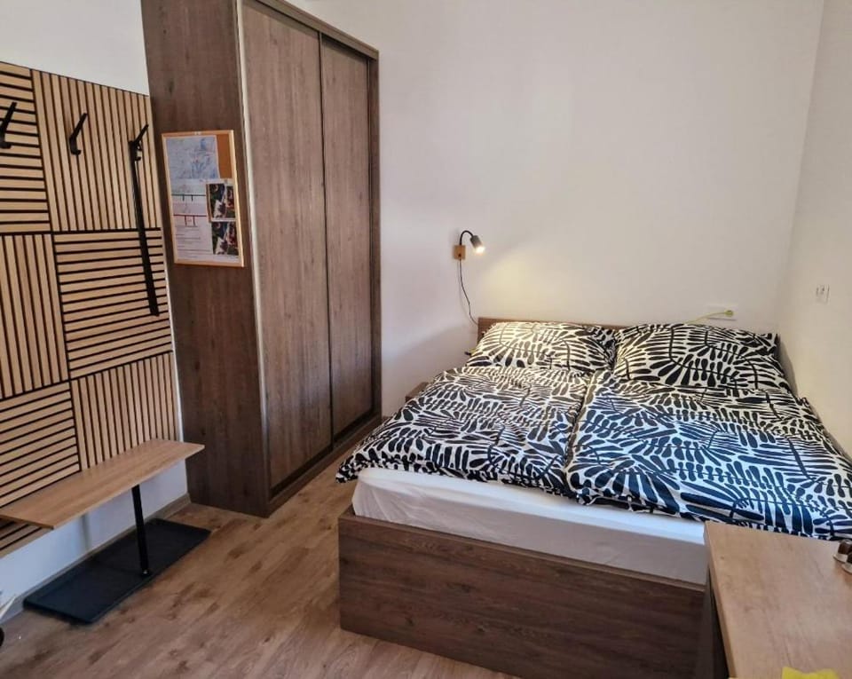 Bed, Bedroom, wardrobe